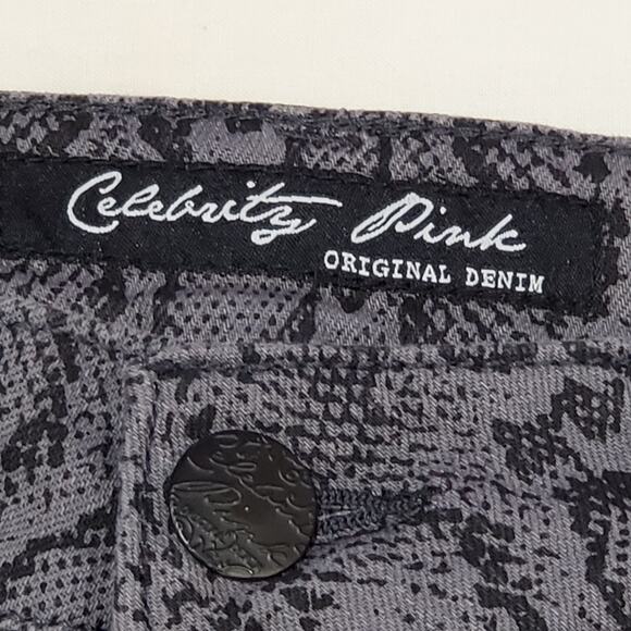 Celebrity Pink Gray Snake Print Denim Cut Off Shorts Size 1 - Picture 2 of 8